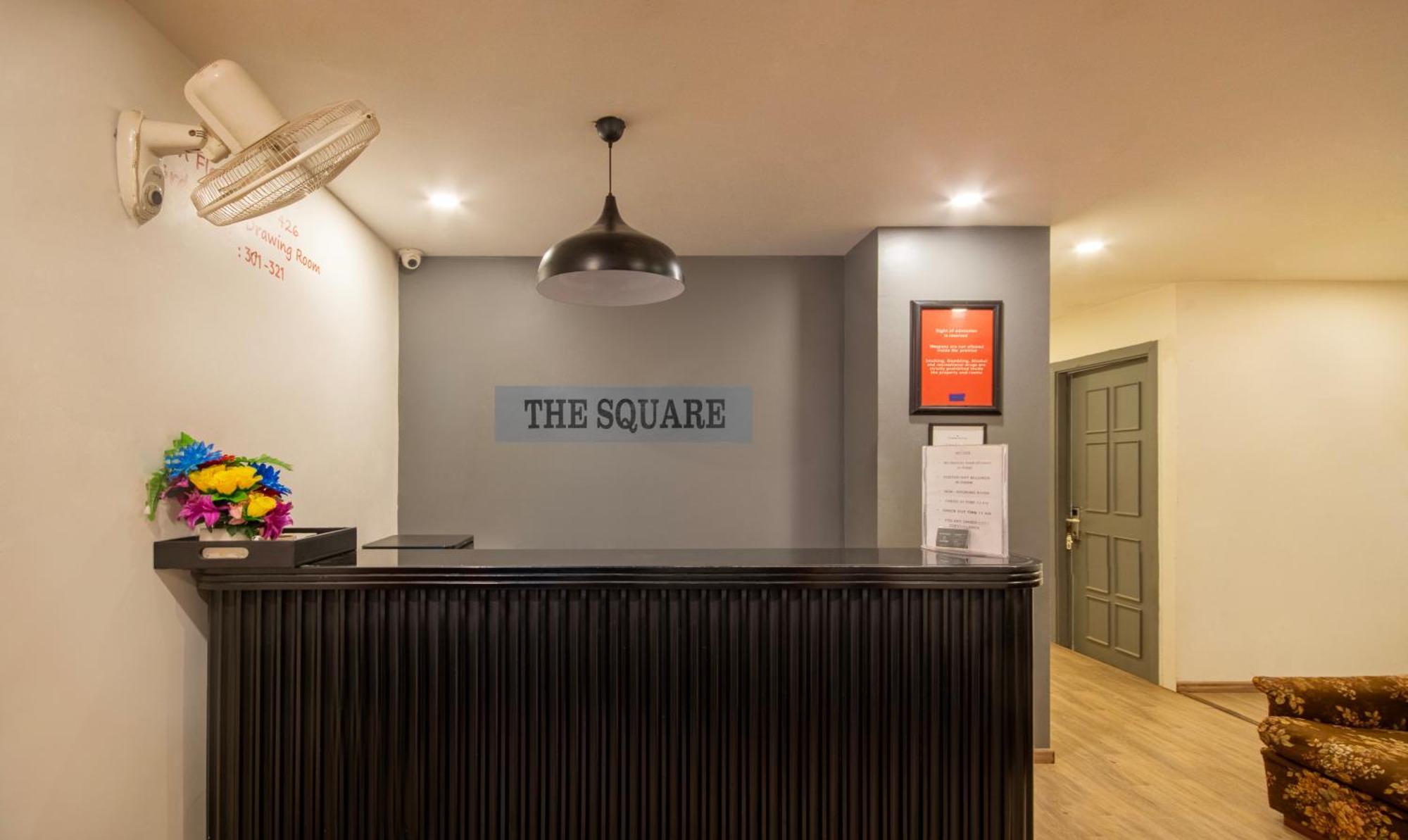 Treebo The Square Hotel Ахмедабад Екстериор снимка